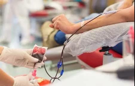 那些说着献血有害的人却要靠“人血馒头”救命？