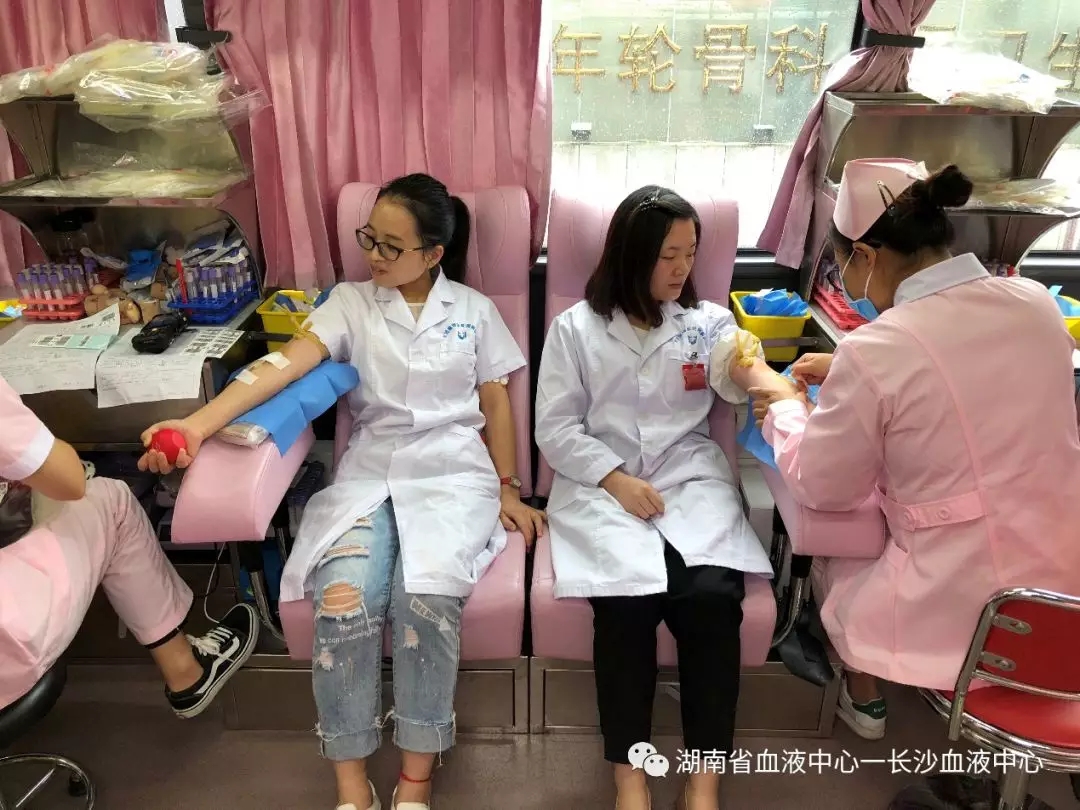 年轮骨科医院迎《献血法》20周年献血活动