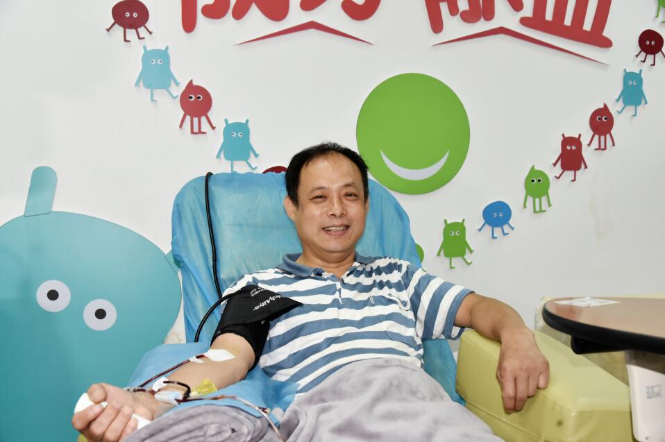 株洲首位！献血20年的他无偿献血达200次