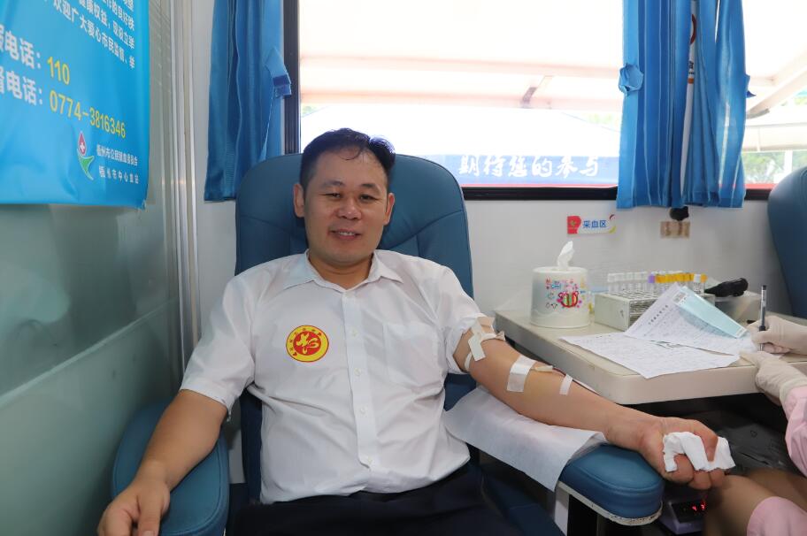 人人享有安全血液  我们爱行动——梧州福建商会组织无偿献血活动
