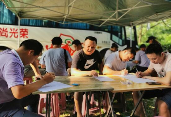 零陵区政府组织机关单位干部职工开展夏日无偿献血活动