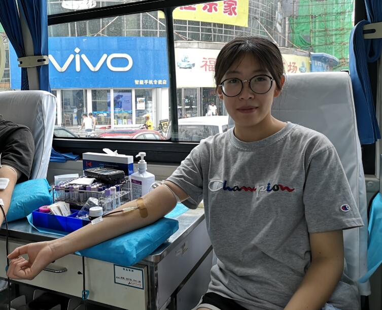青岛：逾千人献血40多万毫升，社会各界献血“救急”