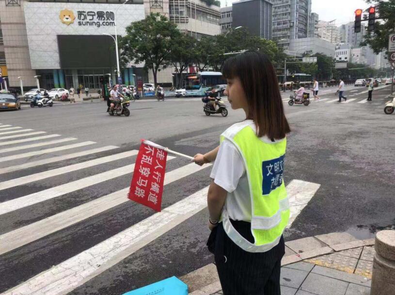 徐州市中心血站团总支组织志愿者开展文明交通志愿服务活动
