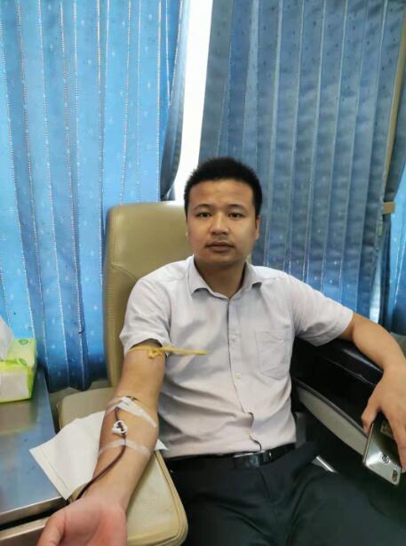 来宾河池老乡为爱助力  组团献血