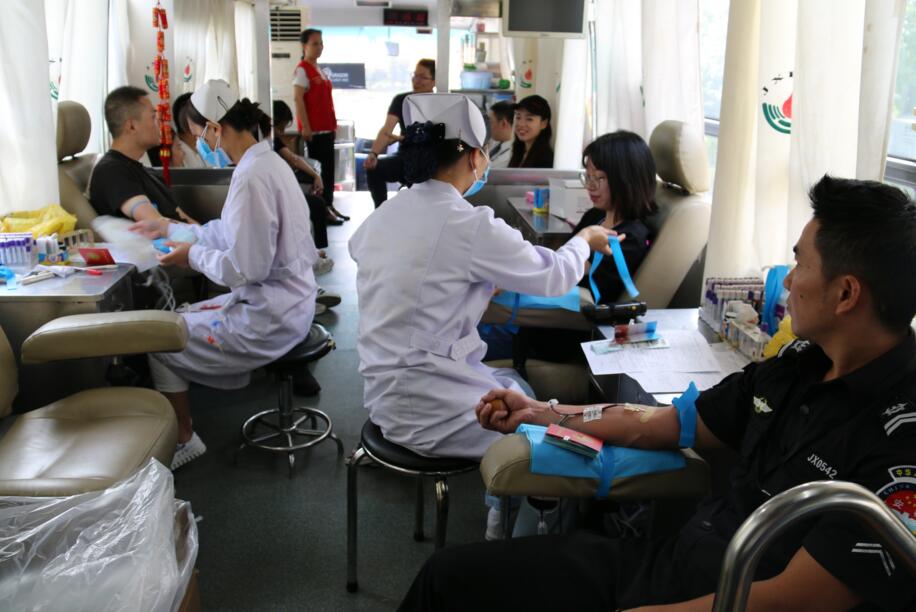 为生命护航！近400名江西“空中卫士”集体献血