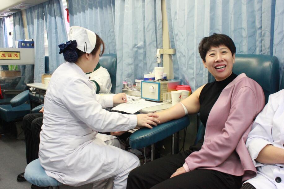 亲情树饮食服务有限公司开展无偿献血活动