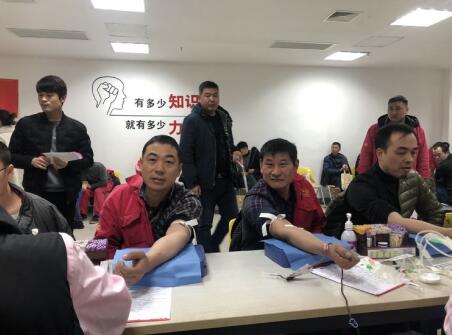 张家港传递真情 托举希望——沙钢集团开展冬季无偿献血活动