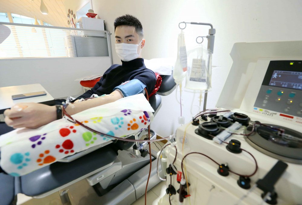 24岁商品研发设计师甘当“三献”志愿者 5年无偿献血50次
