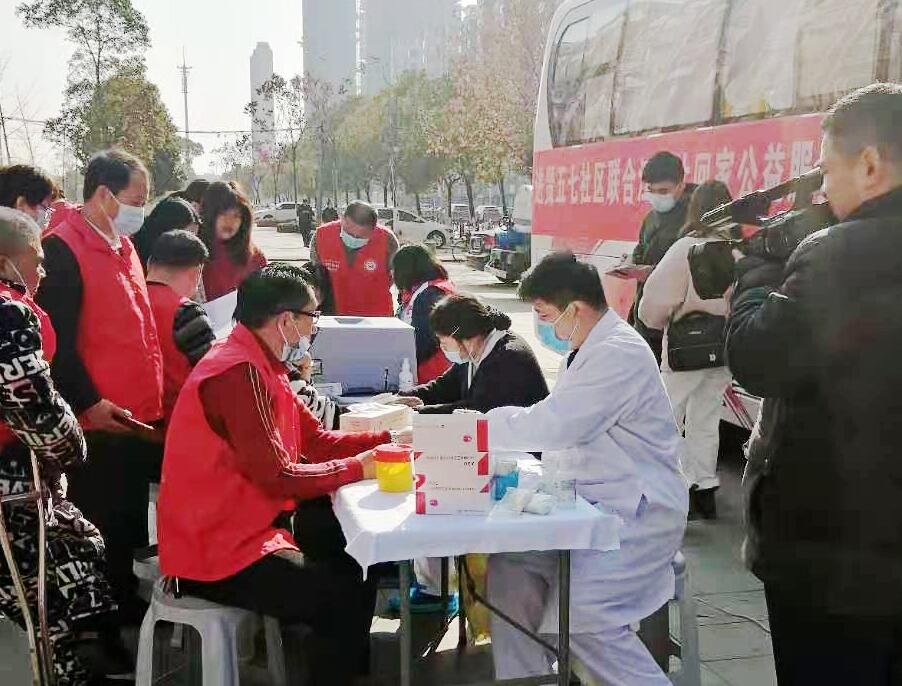 南昌进贤县五七社区自发组织无偿献血活动
