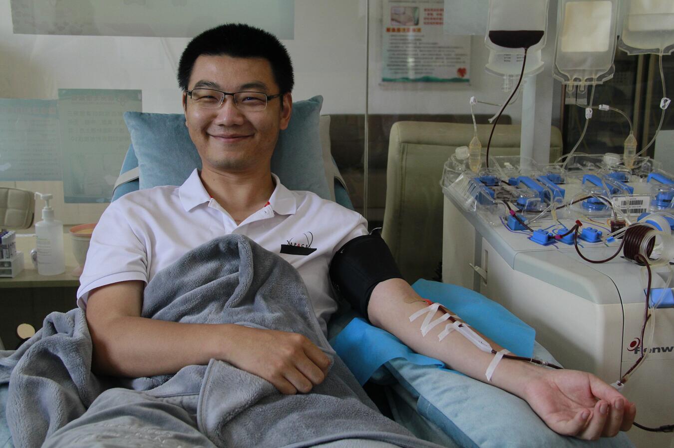 献血133次！59岁赣州阿姨带儿子接力献血
