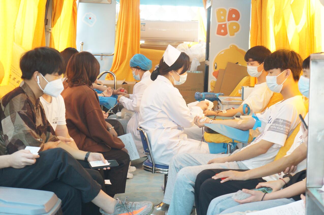 “青春志愿行 奉献新时代”——江西传媒职业学院组织应急无偿献血活动