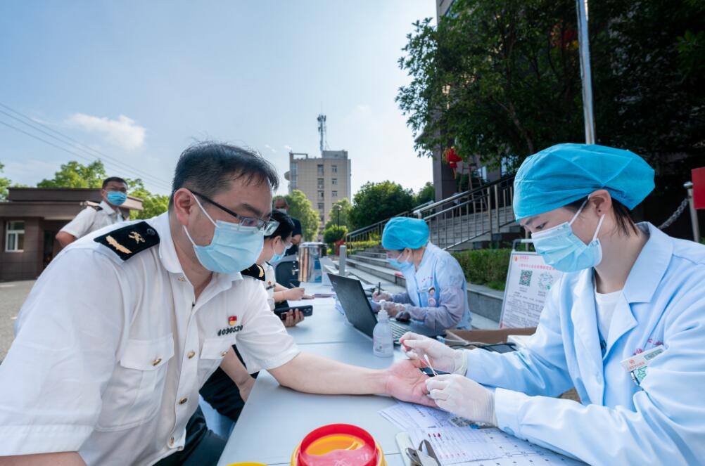 上饶海关连续8年每年组织集体献血活动
