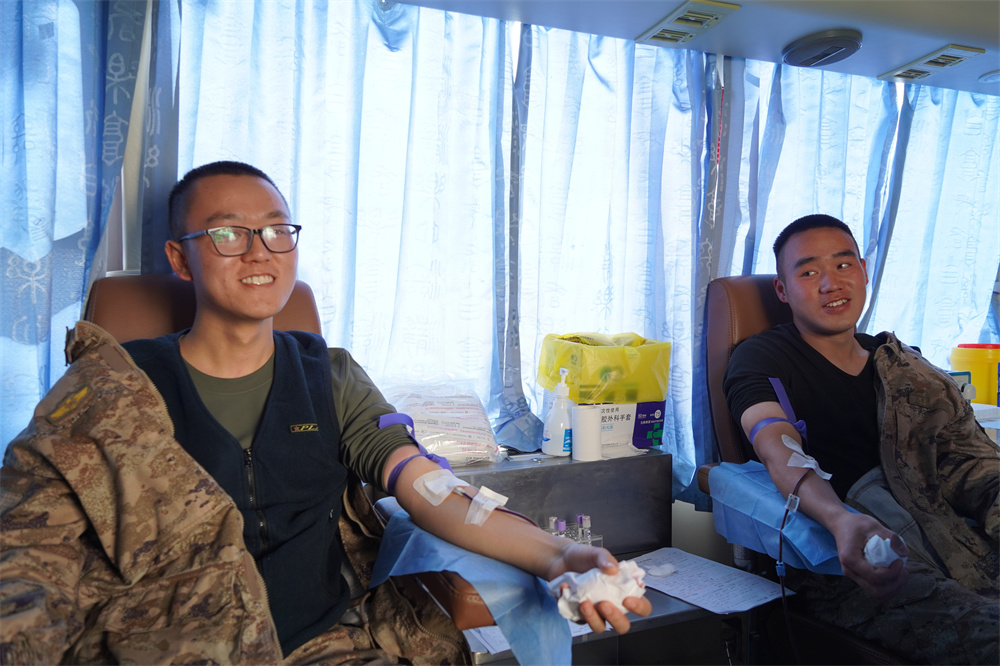 驻普部队官兵献血 用担当奉献展示军人 本色 情暖“第二故乡”