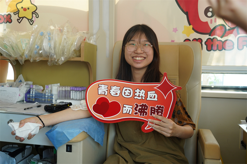 让献血成为开始 普洱农大学子为生命献礼
