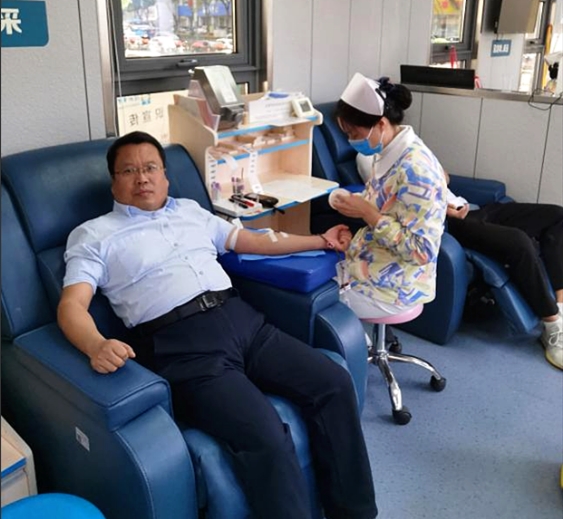 徐州市中心血站：我是血站人 献血我先行