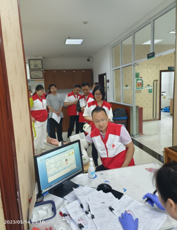 湖南省红十字无偿献血志愿服务二队：无偿献血，用热血延续生命