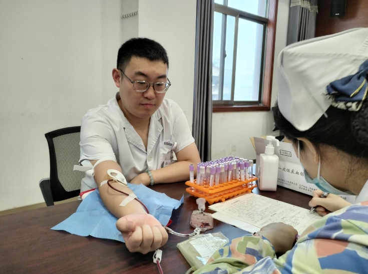 守护生命，医者先行--徐州市口腔医院开展无偿献血活动