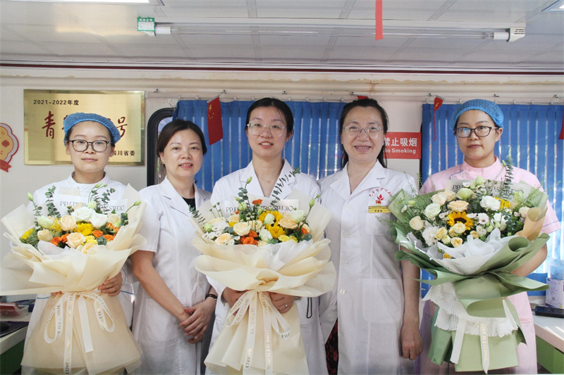 巴中市中心血站开展第六个“中国医师节”庆祝活动