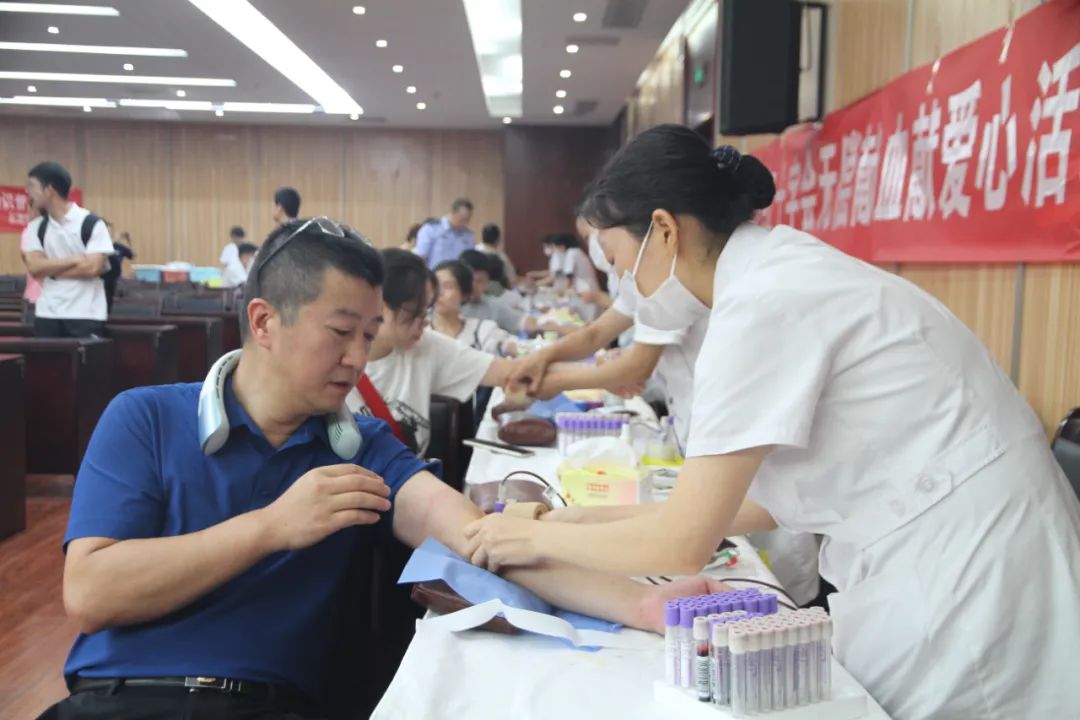 南昌东湖区293名爱心人士献血6.94万毫升