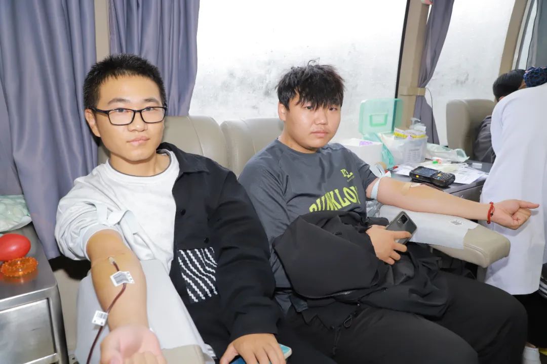 献青春热血 展青年担当—渭南职业技术学院组织开展团体献血活动
