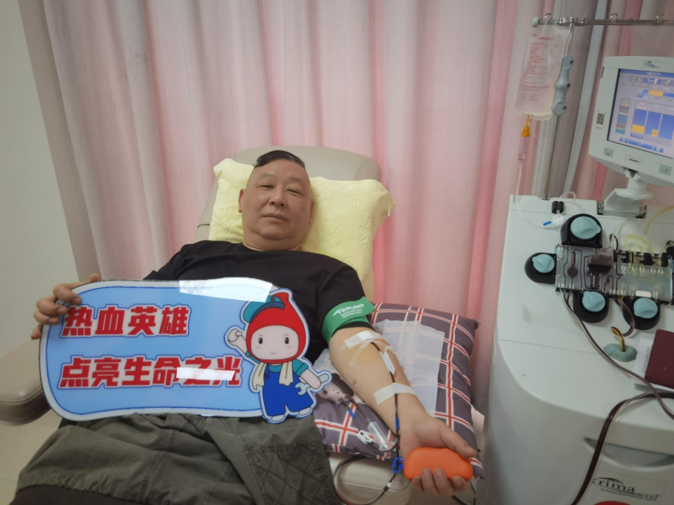 九江市中心血站献血大厅的英雄