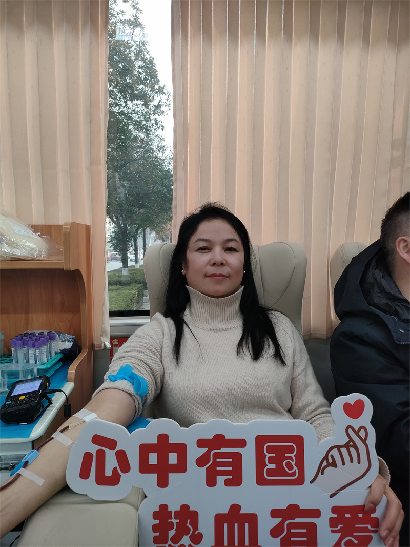 【血站·医者红】湘潭市卫健委组织干部职工积极参加冬季应急献血活动