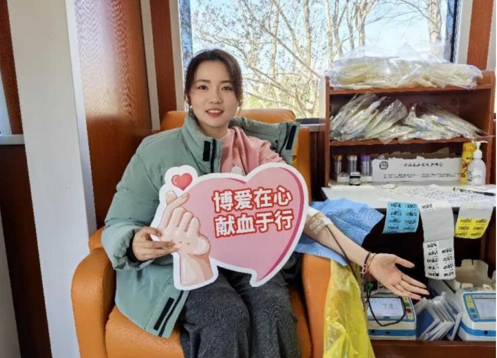 张家港市红十字血站，无偿献血宣传启动“踏春赶集”新模式