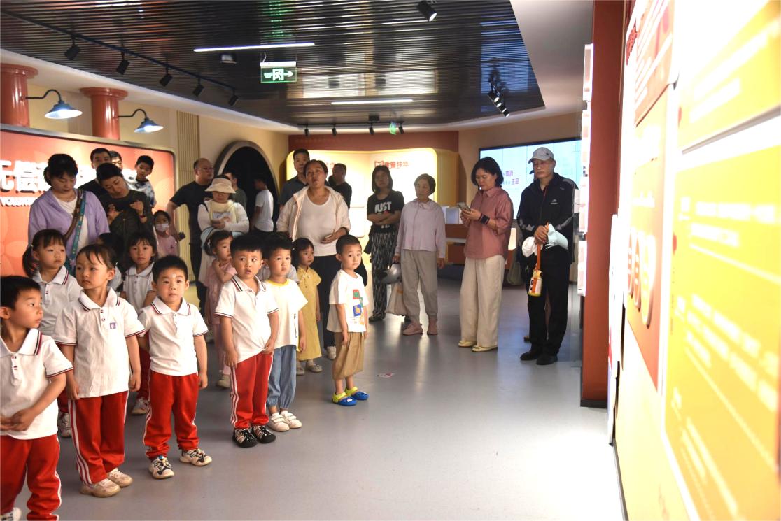 市第二实验幼儿园小朋友走进市中心血站探索血液“奥秘”