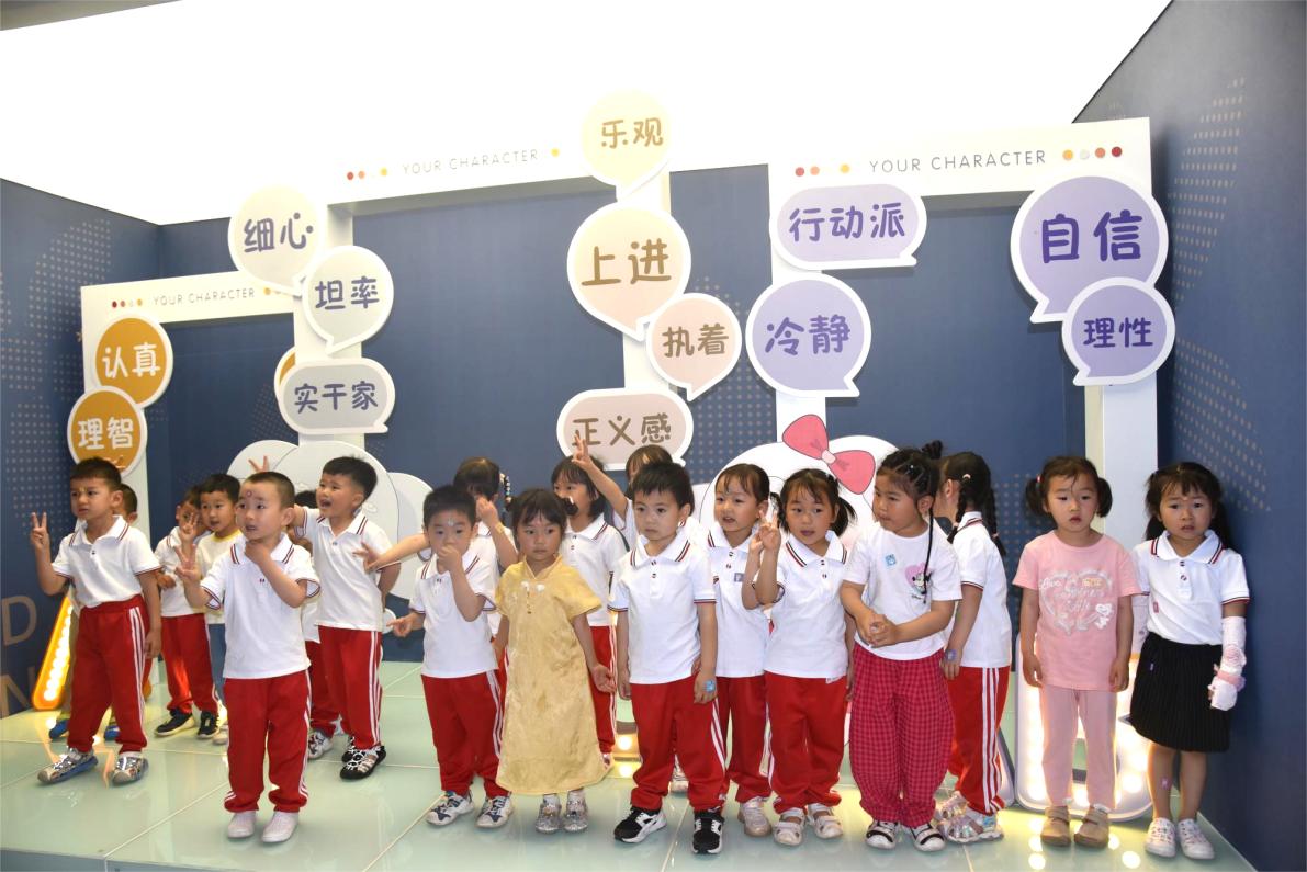 市第二实验幼儿园小朋友走进市中心血站探索血液“奥秘”