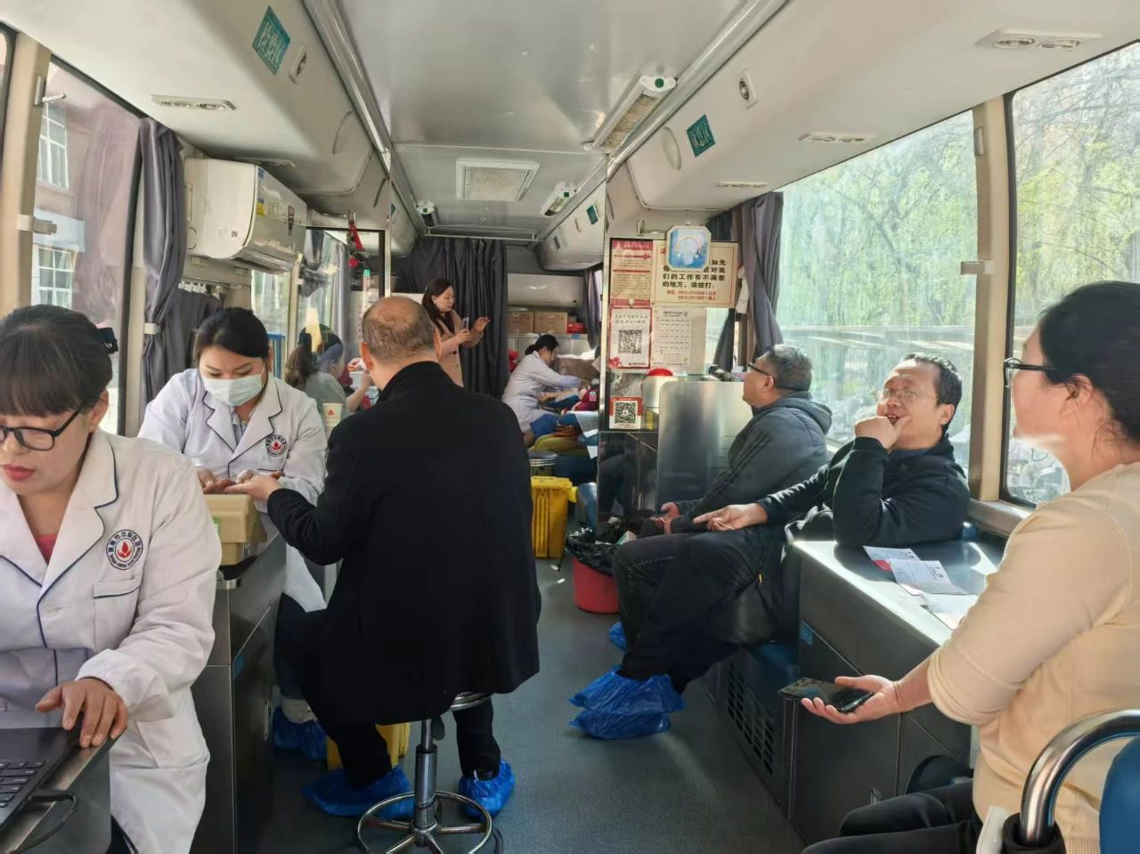 汇聚青春正能量  无偿献血传爱心 渭南市实验初级中学开展无偿献血活动