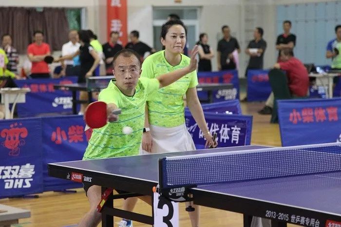 市血液中心代表队在市卫生健康系统职工 乒乓球比赛中奋勇拼搏，再创佳绩