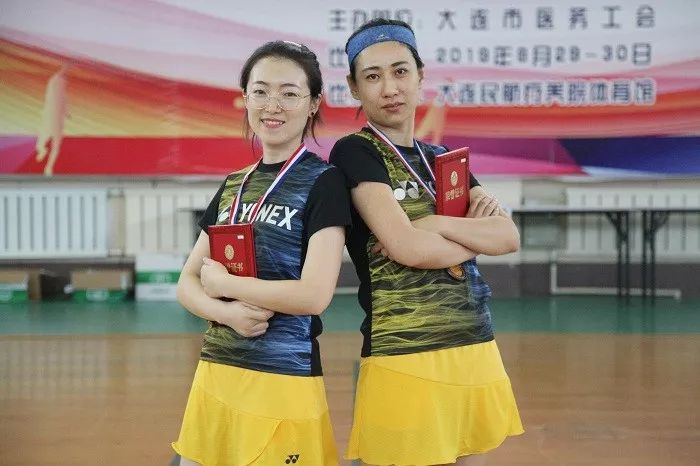 市血液中心代表队在市卫生健康系统职工 乒乓球比赛中奋勇拼搏，再创佳绩