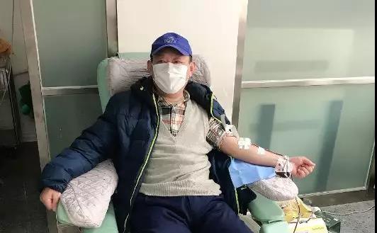 献血战疫，万众一心，共克时艰