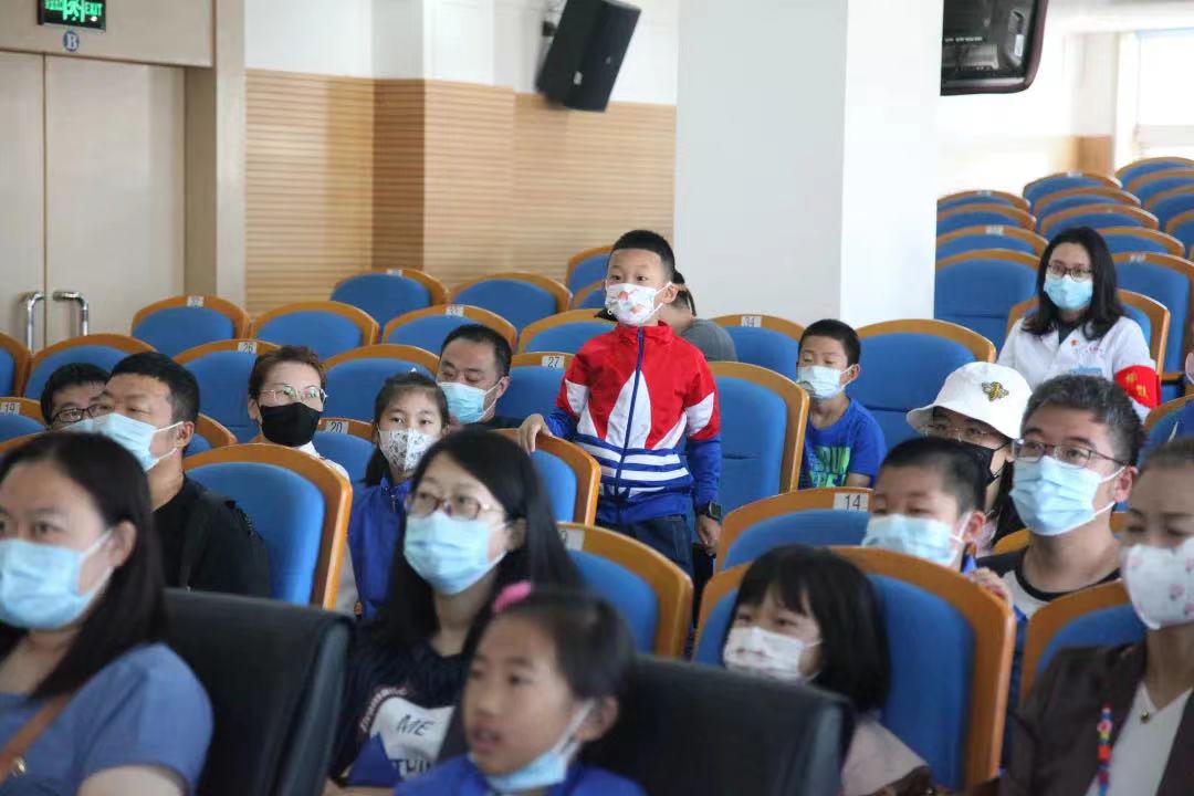 【聚焦6.14】血液中心开放日，小记者探寻一袋血的历程