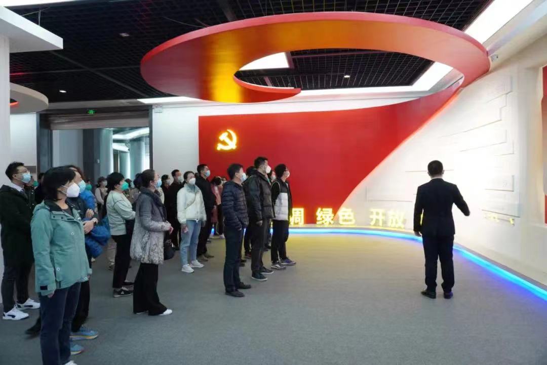 【中心动态】感悟非凡成就，踔厉奋发新征程——市血液中心组织参观“建功‘两先区’奋进新时代”主题成就展