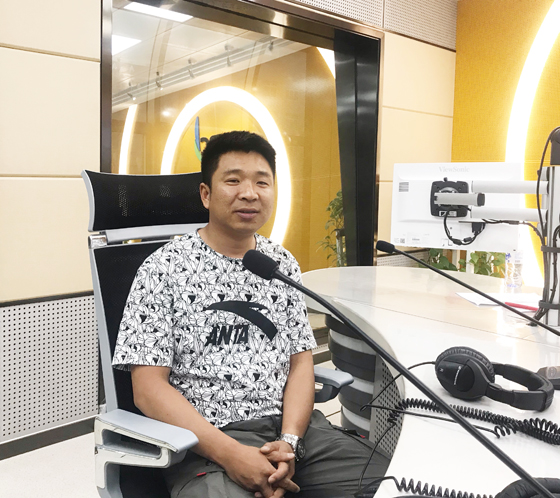 用爱诉说自己的故事——三位献血者参加FM89.7《大家帮之爱心公益》直播节目