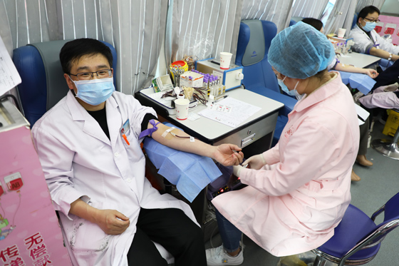 紫阳县人民医院开展“热血战疫，共度难关”无偿献血活动