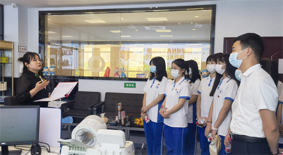 理念引导行动 汇聚年轻希望 ——安康育英中等职业学校积极参与血站开放日活动