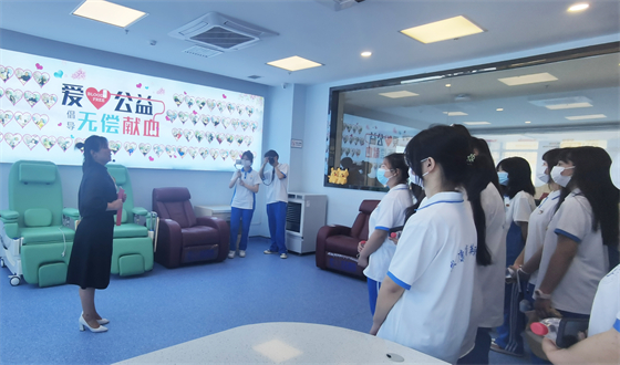 理念引导行动 汇聚年轻希望 ——安康育英中等职业学校积极参与血站开放日活动
