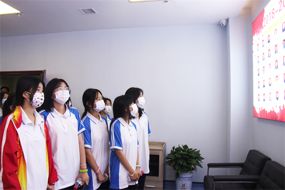 引领青春力量 助力无偿献血丨安康高新中等职业学校第二批学生代表参加血站开放日活动