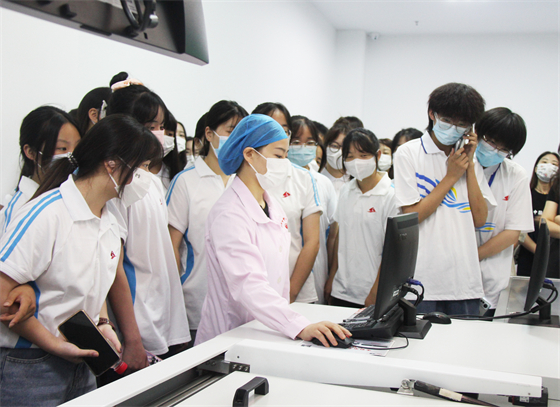 市中心血站举行“安康职业技术学院大学生社会实践基地”揭牌仪式暨血站开放日活动