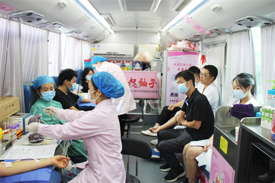 喜迎二十大 热血铸医魂丨安康市人民医院党员干部职工用爱心践行医者大爱