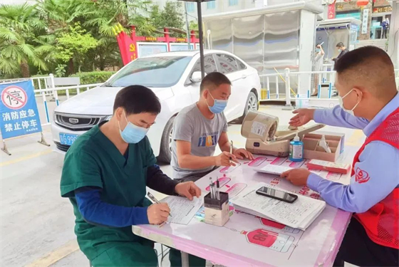 喜迎二十大 热血筑文明丨石泉县医院积极开展爱心献血活动