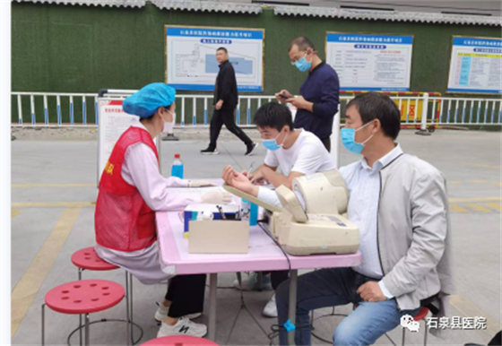 喜迎二十大 热血筑文明丨石泉县医院积极开展爱心献血活动