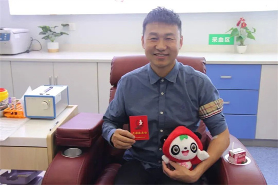 青春献热血 爱心筑文明——安康市中心血站联合市住房公积金经办中心开展无偿献血公益活动