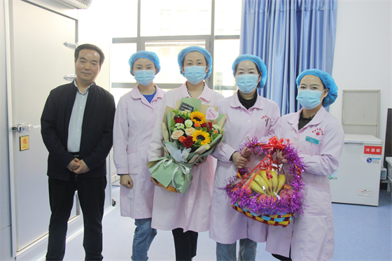 安康市中心血站开展“5·12”国际护士节走访慰问活动