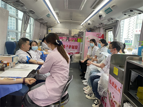 献出一片爱心 托起一片希望 ——汉滨区第三人民医院组织开展无偿献血活动