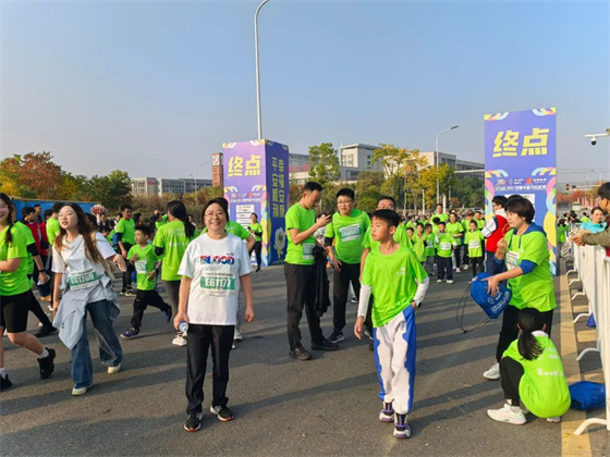 燃起来！安康市中心血站跑团为“爱”奔跑
