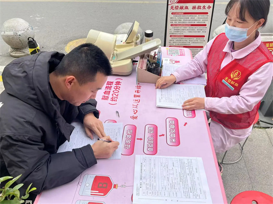 博爱助力文明 献血你我先行——汉阴县幼儿园开展无偿献血公益活动