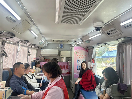 无偿献血进乡镇 干群挽袖献爱心|石门镇开展无偿献血活动
